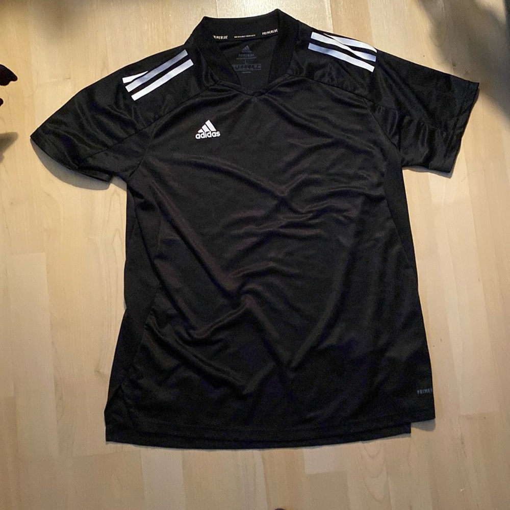Adidas Athletic T shirt
Camo Black